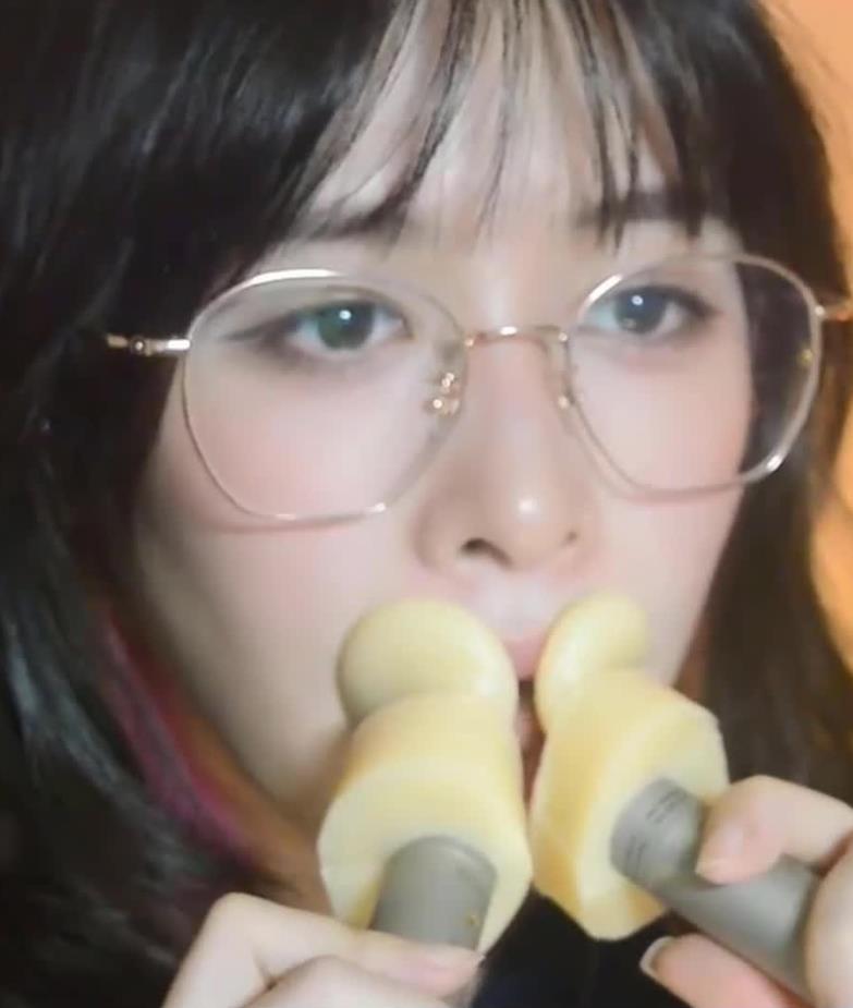 其实不是椰子ASMR视频 硅胶耳咬耳弹舌